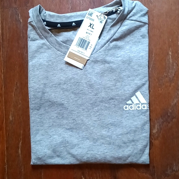 Mens L Adidas tee shirt. - Picture 1 of 1